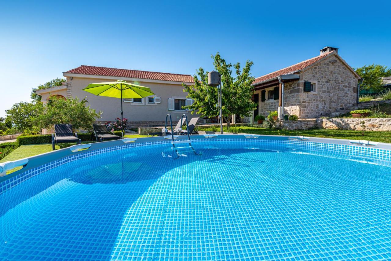 Holiday Home Ante With Beautiful Private Garden Nadin Exterior foto