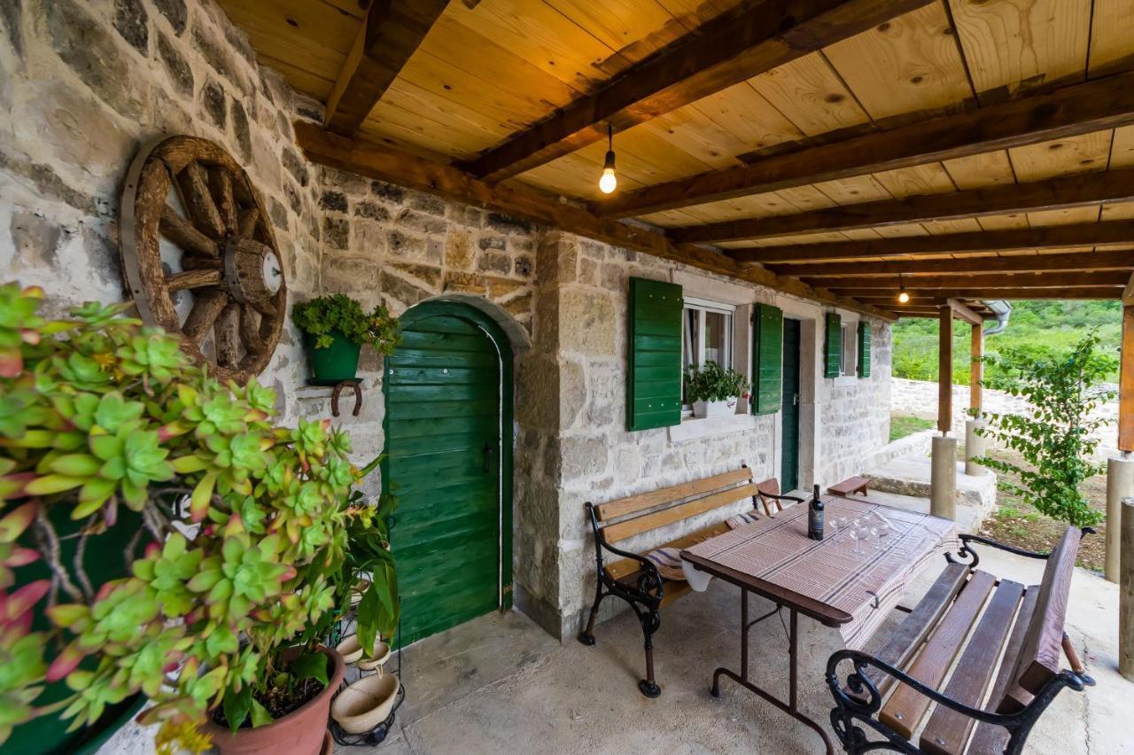 Holiday Home Ante With Beautiful Private Garden Nadin Exterior foto