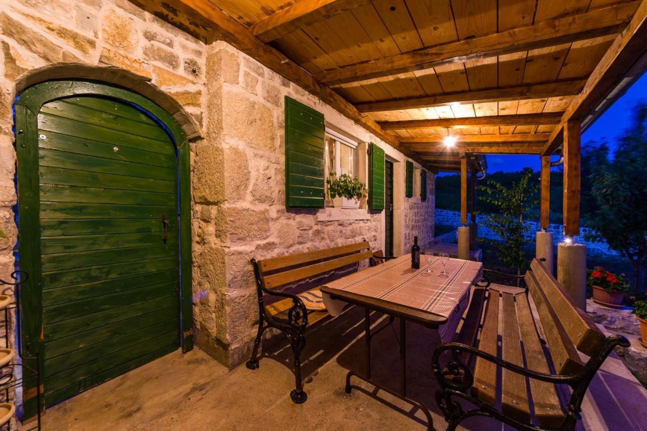 Holiday Home Ante With Beautiful Private Garden Nadin Exterior foto