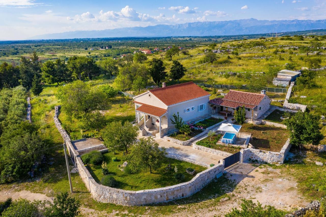 Holiday Home Ante With Beautiful Private Garden Nadin Exterior foto